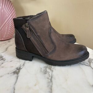 Earth Womens Jordan Boot Size 6.5 Gray Leather Boho Distress Zip Bootie